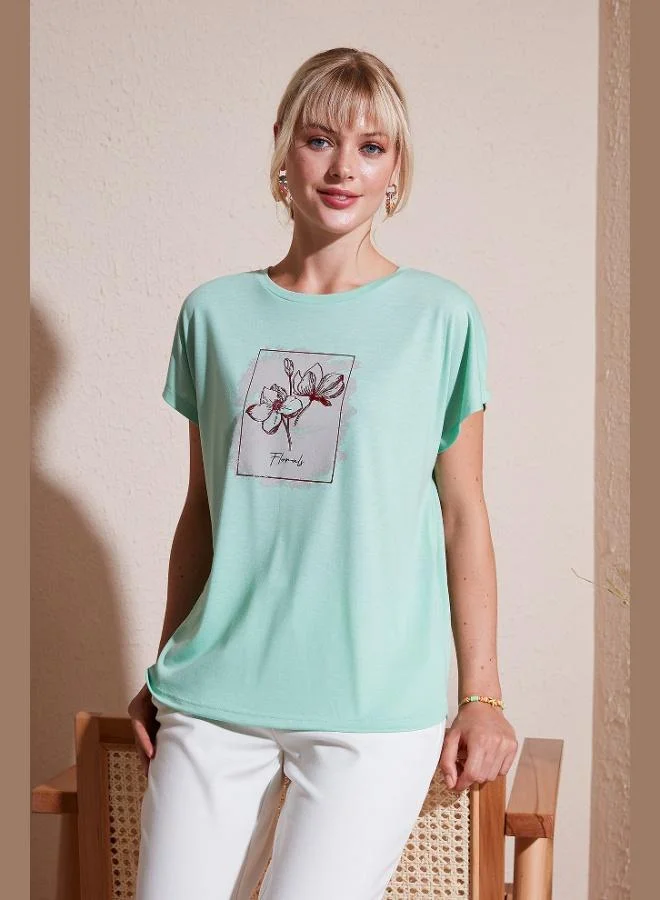 ليلا تيشيرت نسائي ليلا مطبوع بياقة مستديرة وقصة عادية